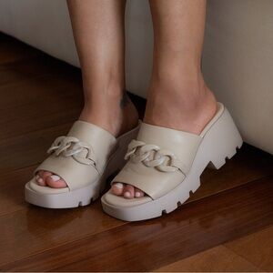 Naked feet ISO IN BEIGE PLATFORM SANDALS size 6.5